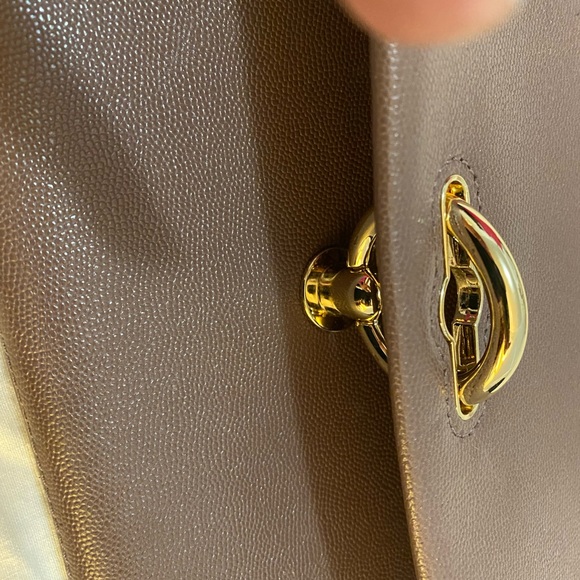 NWOT REBECCA MINKOFF Mauve Clutch with Gold Hardware - Picture 4 of 12